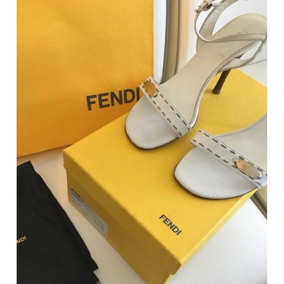 Fendi Women's Sandal Shoes Heels White Leather Authentic Size Italy 36.5 US 6.5 - Picture 3 of 12